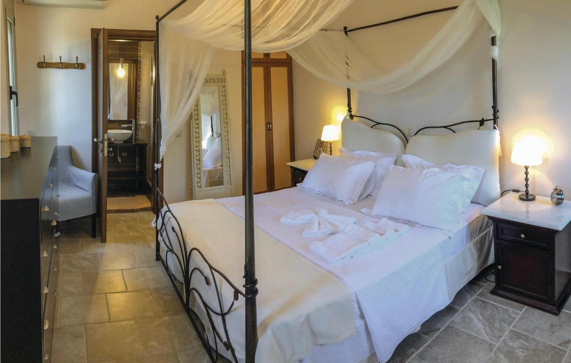 Amazing Home In Koroni With Wifi 외부 사진