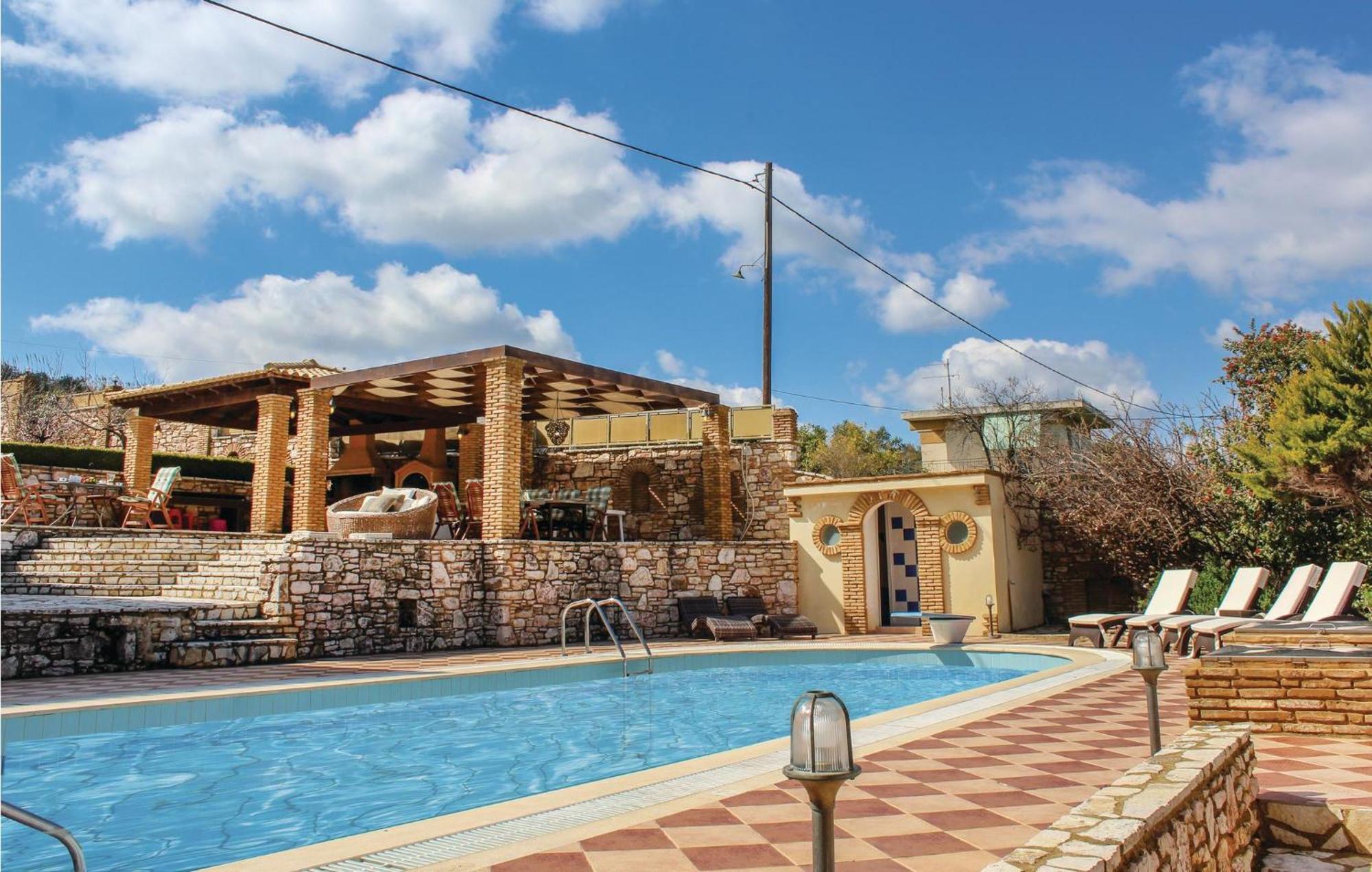 Amazing Home In Koroni With Wifi 외부 사진