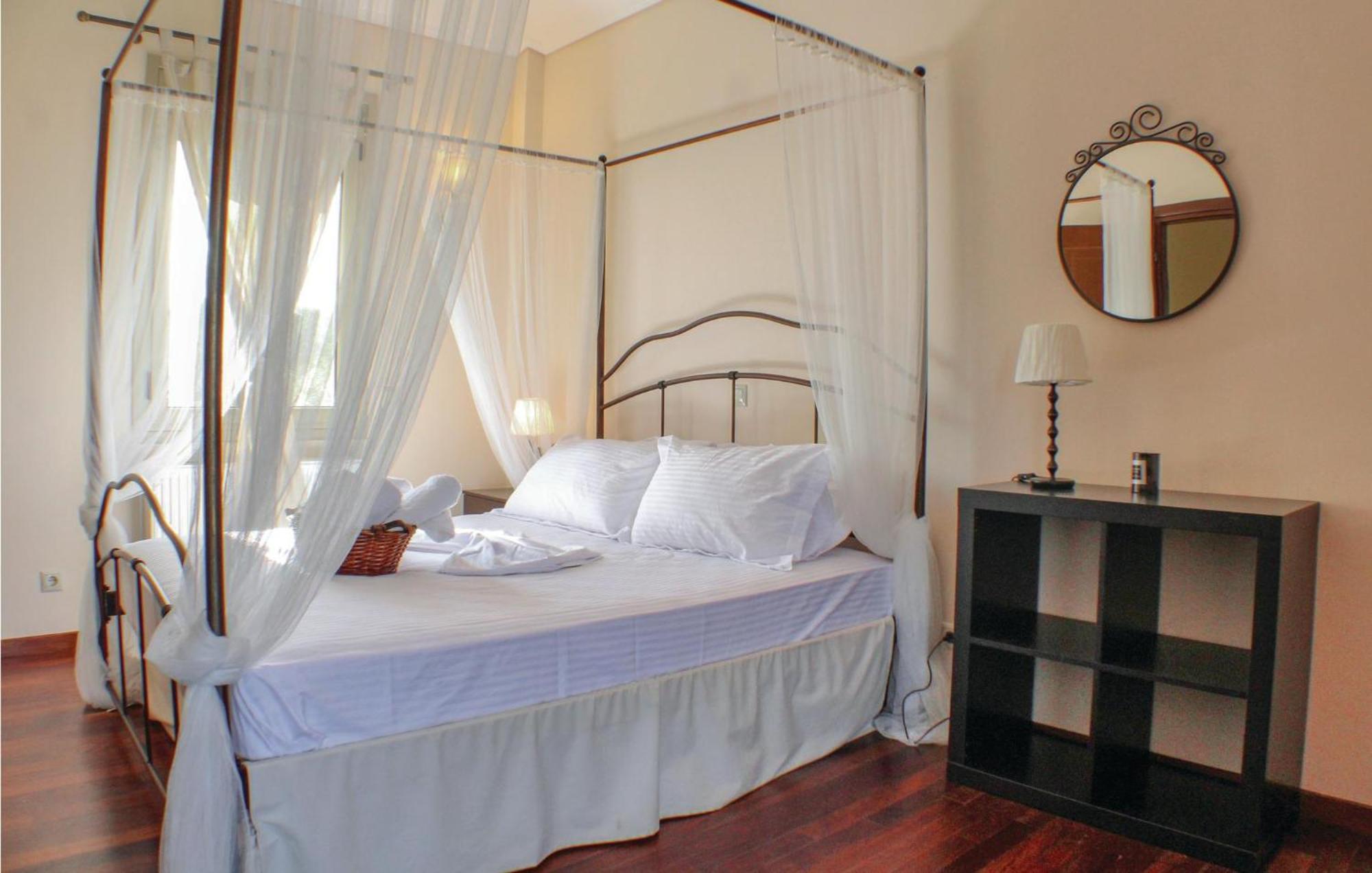 Amazing Home In Koroni With Wifi 외부 사진